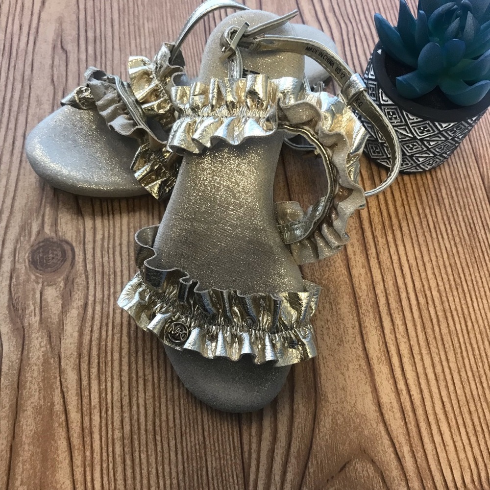 Michael Kors Demi Frillz Girls Youth Gold Sandals Buckle Size 12